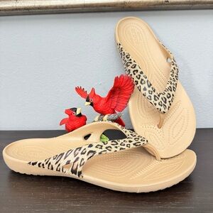 Crocs Kadee II Leopard Print Flip Flops  Women's 9 Thong Sandals Beach Comfort